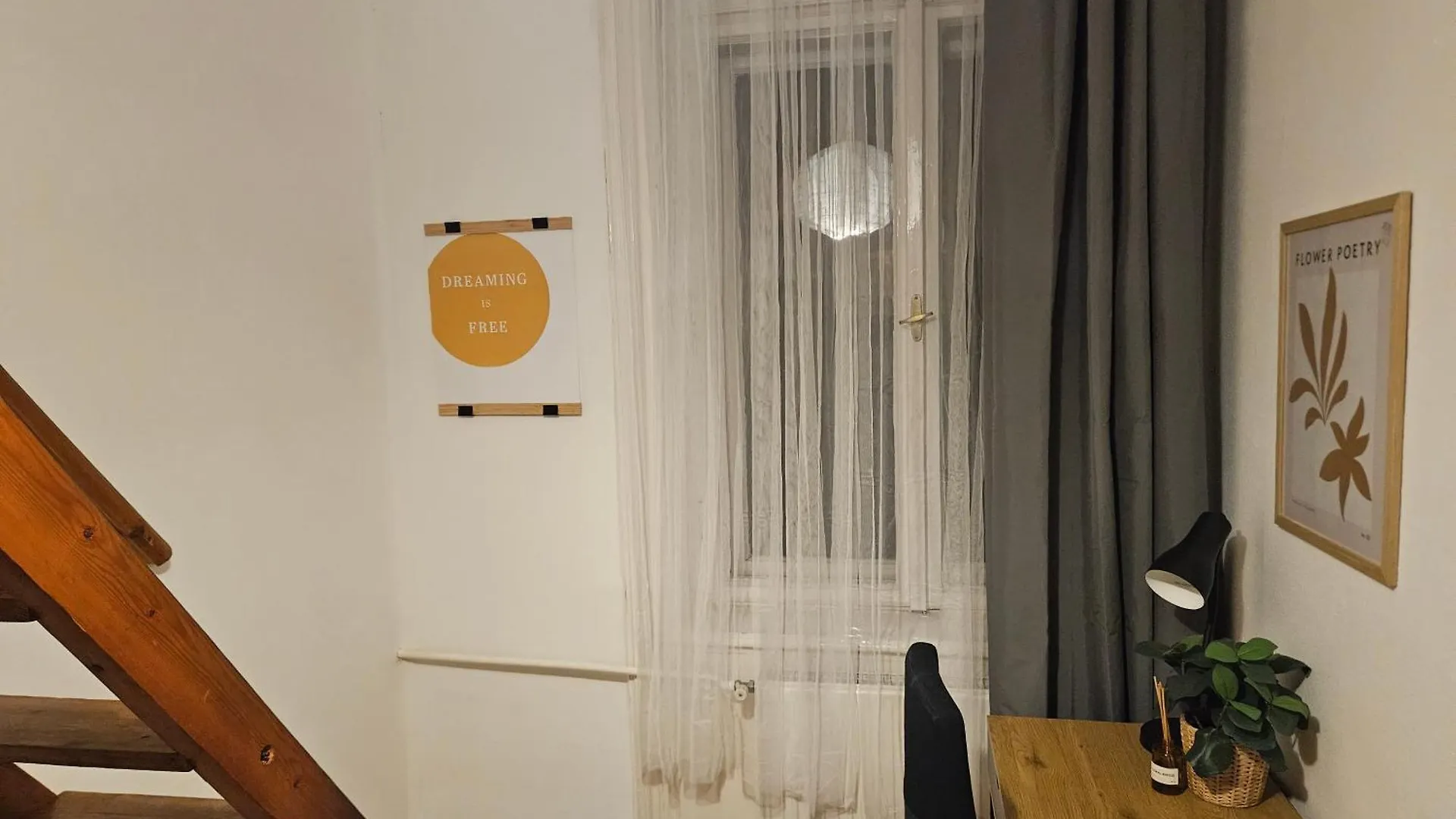 Downtown Gem Rooms Budapest Hostel